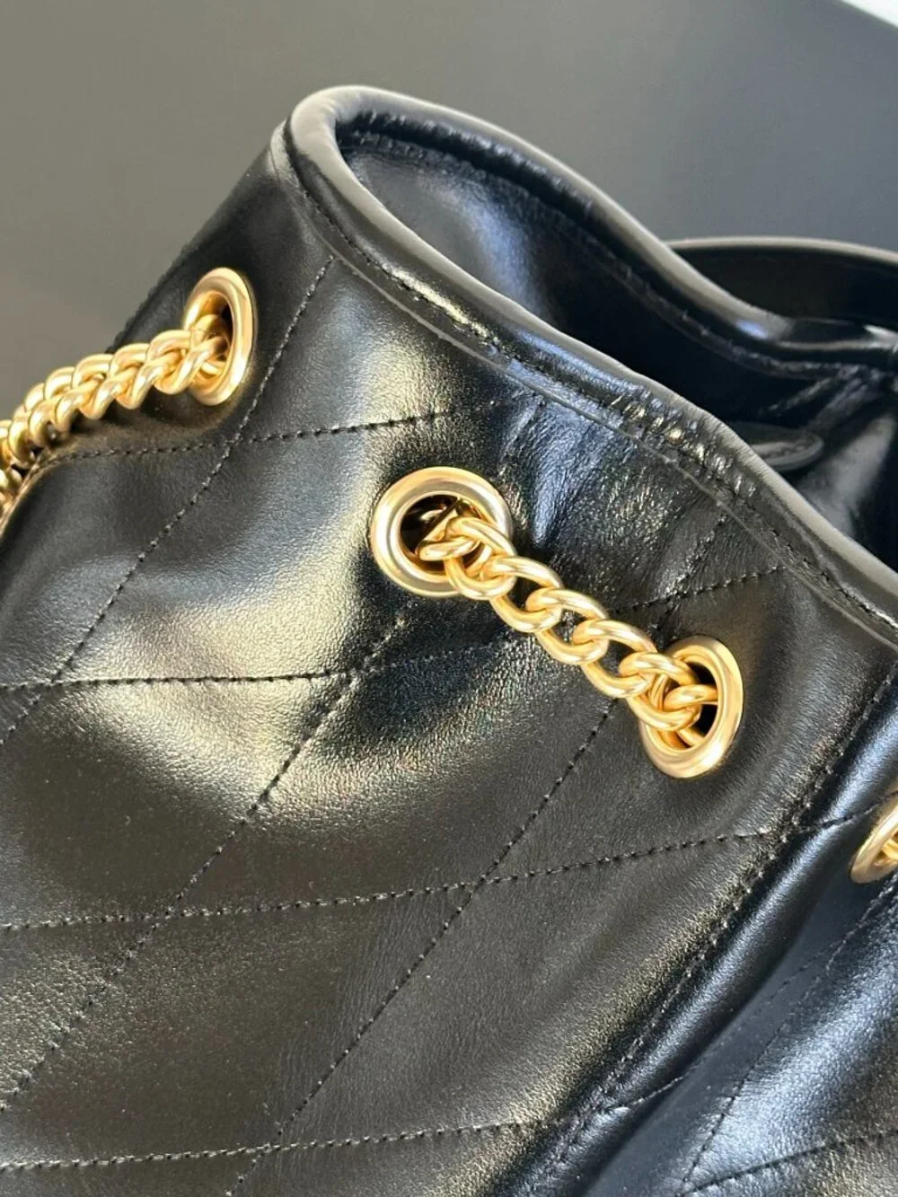 ⚫Coach Black Diamond Quilted Leather Chain Drawstring Shoulder Tote Bag - Picture 6 of 8